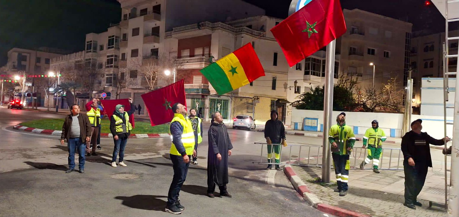 مرتيل تتزين بالأعلام المغربية والسنغالية احتفاء بخوض أسود الأطلس لمباراة نهائي الكان