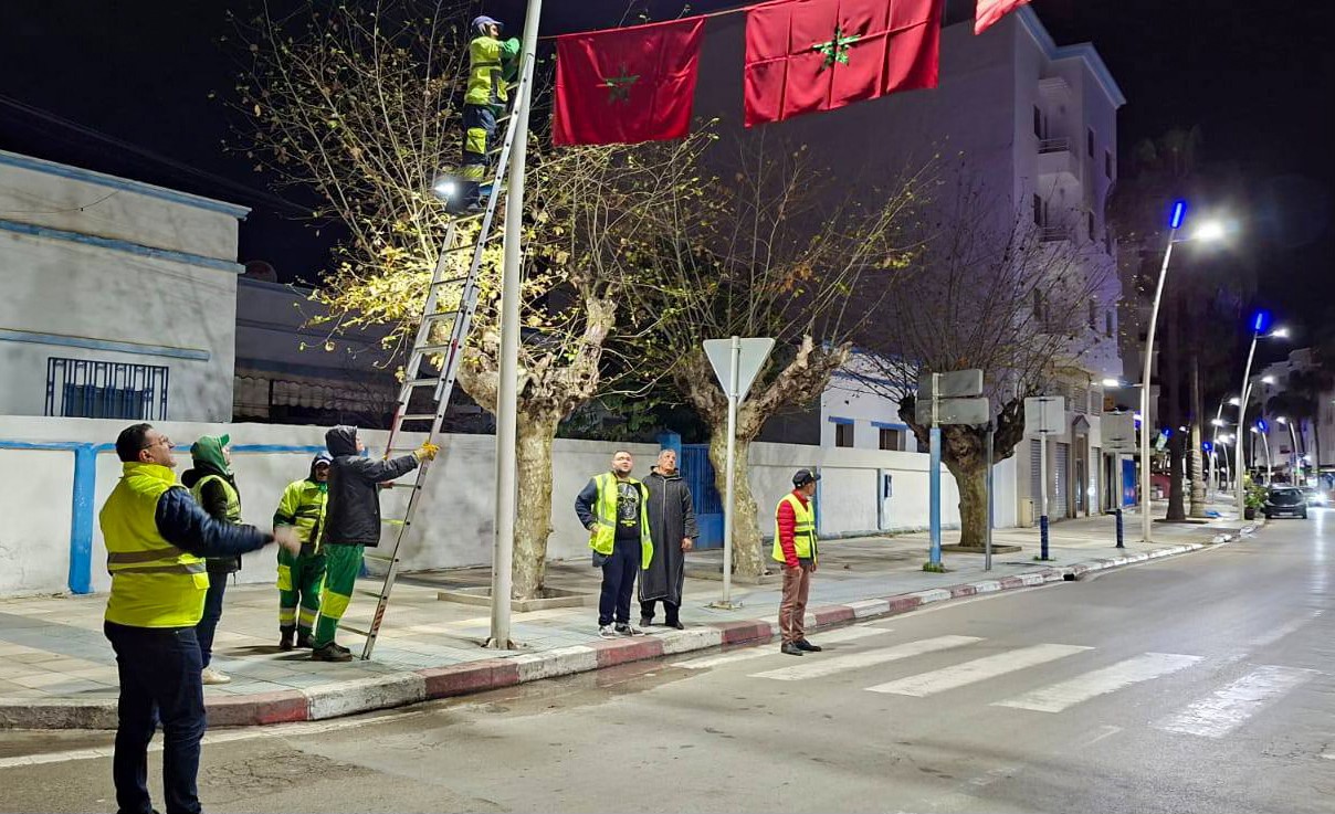 مرتيل تتزين بالأعلام المغربية والسنغالية احتفاء بخوض أسود الأطلس لمباراة نهائي الكان