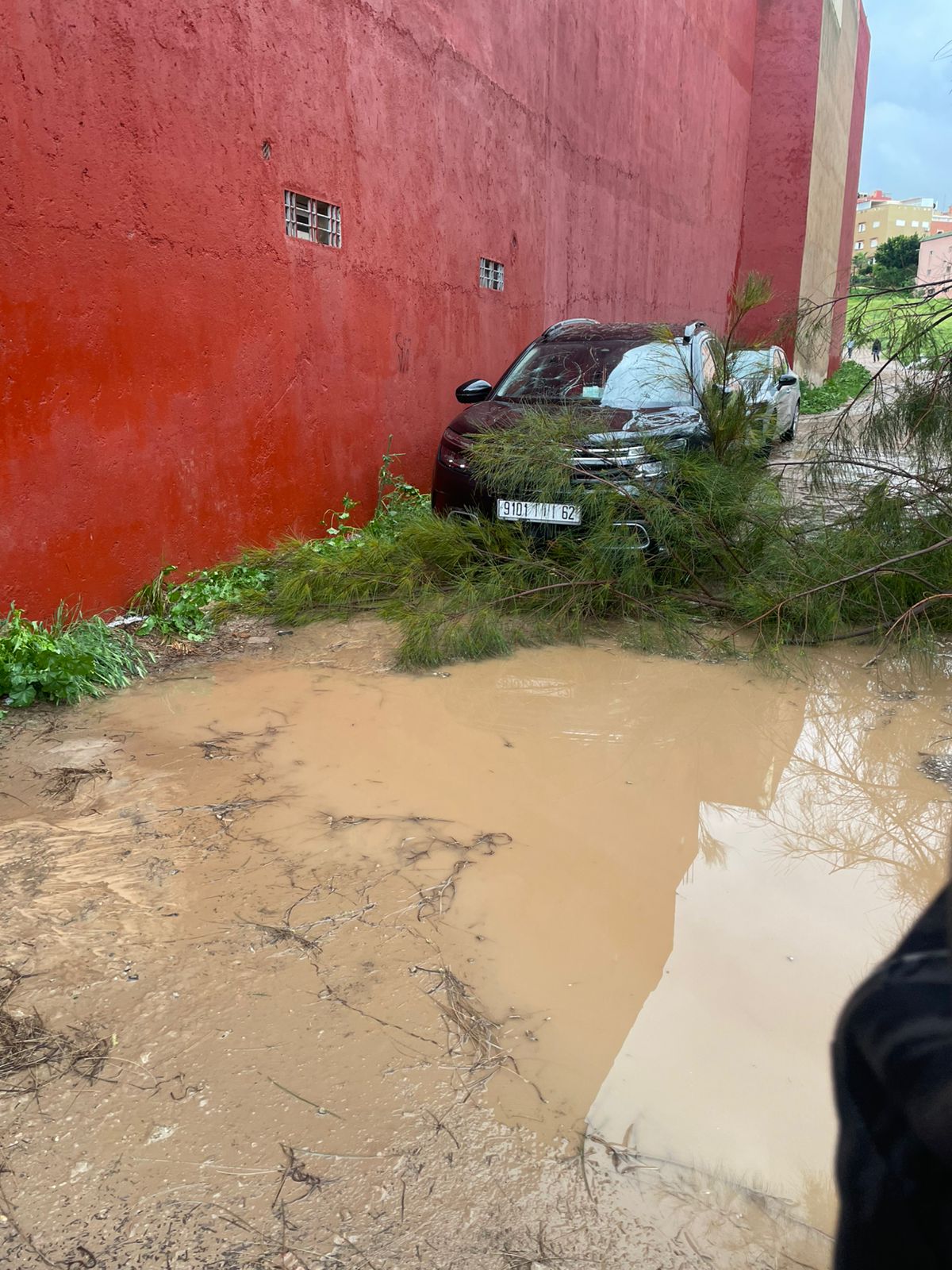 بني ملال.. أمطار رعدية تغرق أحياء وتفضح هشاشة البنية التحتية -فيديو